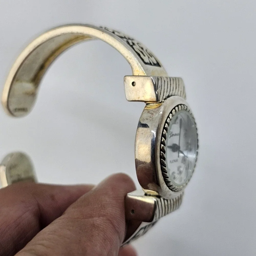 Women's Cuff Bracelet Watch 24MM Gray Dial Black Gray‎ Bracelet 5.5